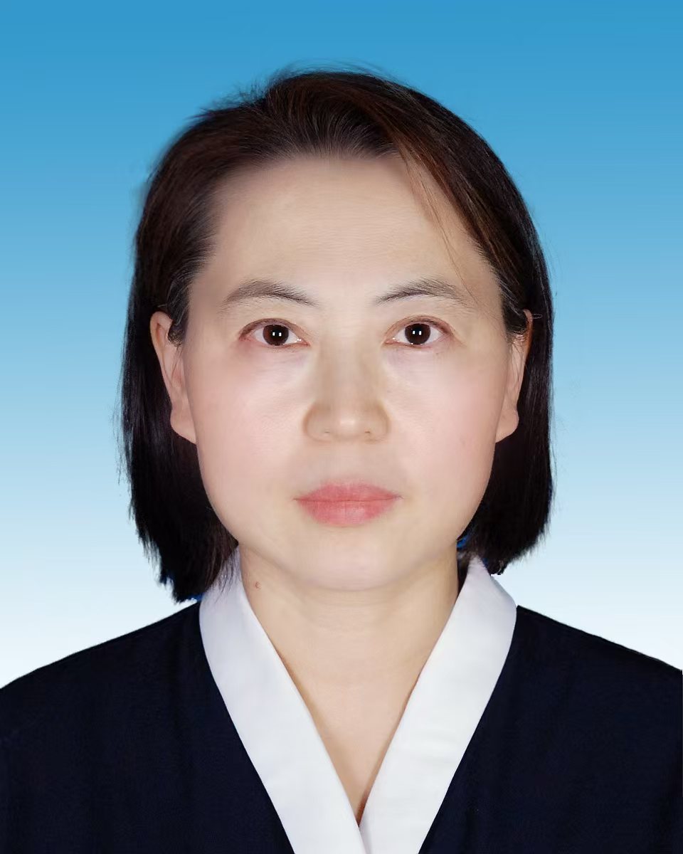 何芳婵.jpg 何芳婵.jpg